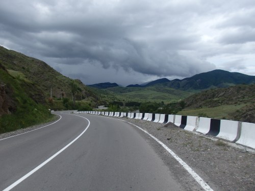 Another looming thunder storm 