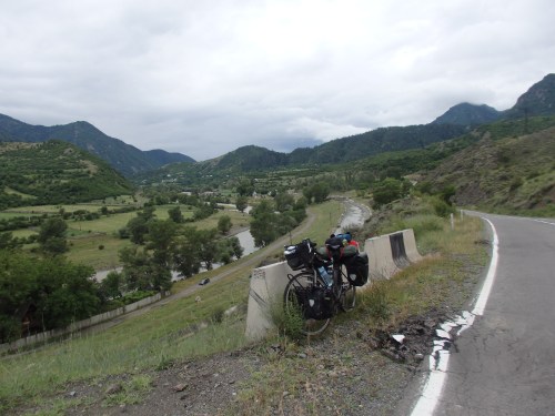Between Akhaltsikhe and Borojmi